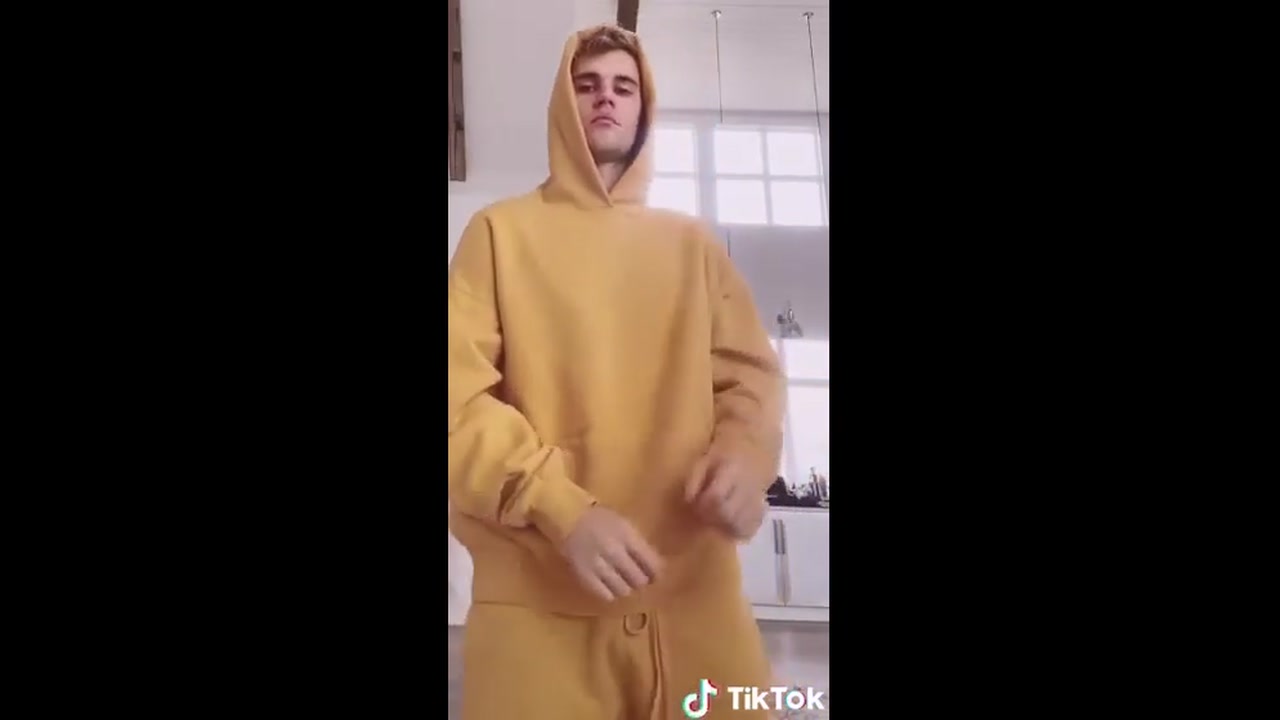 JUSTIN BIEBER NUDE/SEXY SCENE IN JUSTIN BIEBER ULTIMATE NUDE AND SEXY COLLECTION