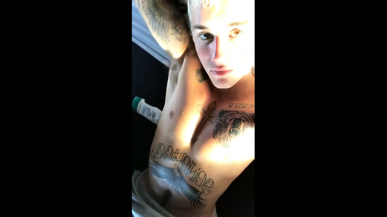 JUSTIN BIEBER NUDE/SEXY SCENE IN JUSTIN BIEBER ULTIMATE NUDE AND SEXY COLLECTION