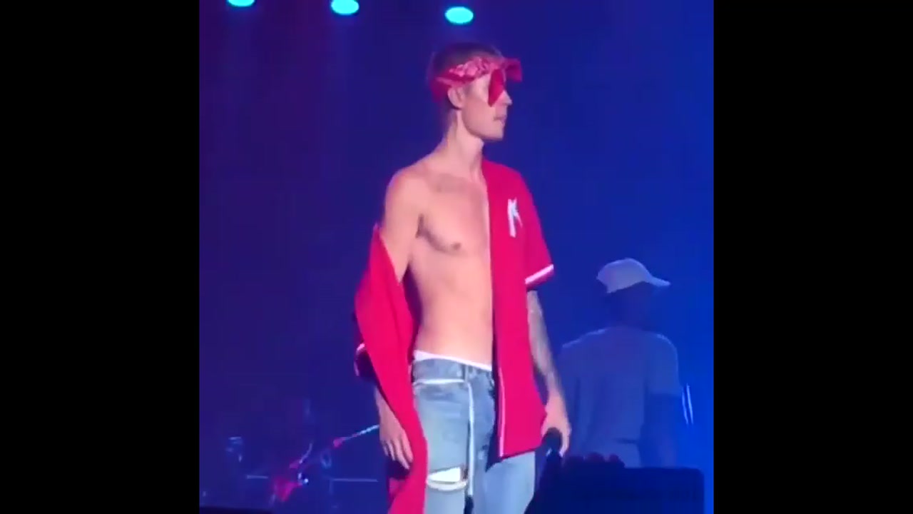 JUSTIN BIEBER NUDE/SEXY SCENE IN JUSTIN BIEBER ULTIMATE NUDE AND SEXY COLLECTION