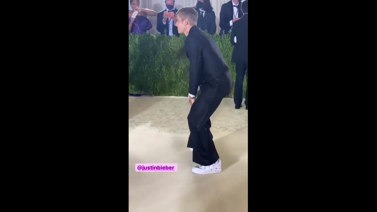 JUSTIN BIEBER NUDE/SEXY SCENE IN JUSTIN BIEBER ULTIMATE NUDE AND SEXY COLLECTION