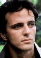 AIDAN QUINN