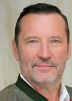 WALTER SCHUSTER