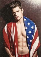 Profile picture of Charlie Carver