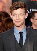 Profile picture of Harry Treadaway