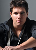 Profile picture of Robbie Amell