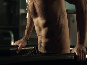 BRAD PITT NUDE/SEXY SCENE IN F1