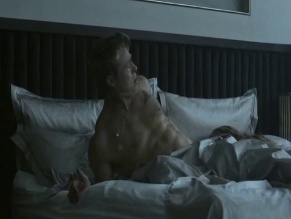 BRAD PITT NUDE/SEXY SCENE IN F1