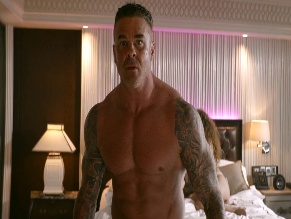 BEAR WILLIAMS NUDE/SEXY SCENE IN BANG