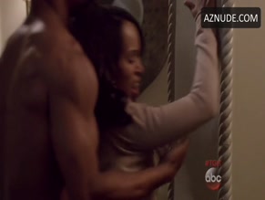 BRIAN WHITE NUDE/SEXY SCENE IN SCANDAL