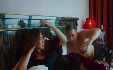 MIKHAIL KREMER NUDE/SEXY SCENE IN OSTATSYA DRUZYAMI