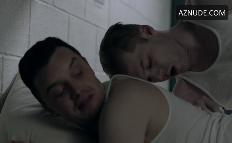 Shameless Xxx Sex Videos - Cameron Monaghan, Noel Fisher Butt, Gay Scene in Shameless - AZNude Men