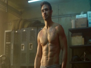 CHARLIE COX NUDE/SEXY SCENE IN DAREDEVIL: BORN AGAIN