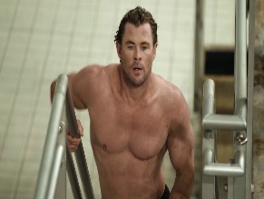 CHRIS HEMSWORTH NUDE/SEXY SCENE IN LIMITLESS