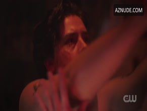 COLE SPROUSE NUDE/SEXY SCENE IN RIVERDALE