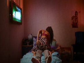 REIKY DE VALK in FOLLOW DE SOA