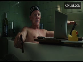 DANIEL CRAIG NUDE/SEXY SCENE IN GLASS ONION: A KNIVES OUT MYSTERY