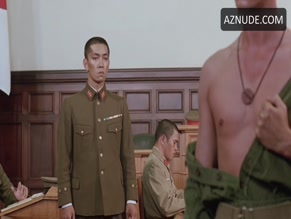 DAVID BOWIE NUDE/SEXY SCENE IN MERRY CHRISTMAS MR. LAWRENCE