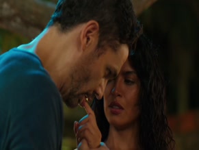 JOSE NARVAEZ NUDE/SEXY SCENE IN ESCUPIRE SOBRE SUS TUMBAS