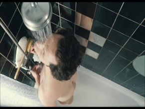 MATTHEW RHYS NUDE/SEXY SCENE IN LOVE AND OTHER DISASTERS