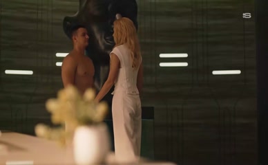 FILIPP BLEDNYY NUDE/SEXY SCENE IN DVA HOLMA