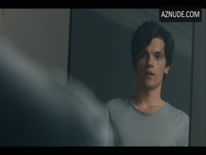 EDWARD BLUEMEL NUDE/SEXY SCENE IN A DISCOVERY OF WITCHES