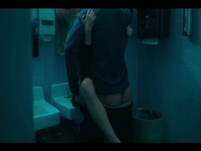 MIKE VOGEL NUDE/SEXY SCENE IN SEX/LIFE