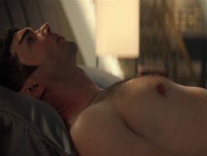 ETHAN PECK NUDE/SEXY SCENE IN STAR TREK: STRANGE NEW WORLDS