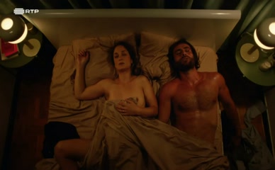 ISAAC ALFAIATE NUDE/SEXY SCENE IN O APLAUDIDO DRAMATURGO CURADO PELAS PILULAS PINK