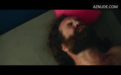 HARLEY MORENSTEIN NUDE/SEXY SCENE IN HOLIDAYS