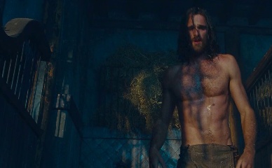 JACOB ELORDI NUDE/SEXY SCENE IN "WUTHERING HEIGHTS"