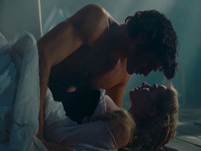 JACOB ELORDI in "WUTHERING HEIGHTS"