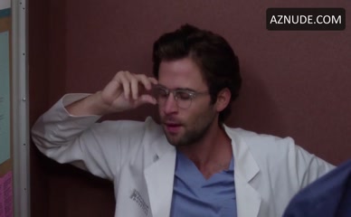 Jake Borelli Gay Scene in Grey'S Anatomy - AZNude Men