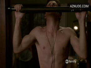 JAKE T. AUSTIN NUDE/SEXY SCENE IN THE FOSTERS