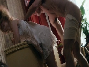 JANNIS NIEWOHNER NUDE/SEXY SCENE IN STELLA. A LIFE.