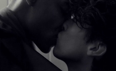 JEFFERSON YAW FREMPONG-MANSON,BAS KEIZER NUDE/SEXY SCENE IN OUT