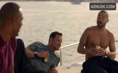 Jake Borelli Gay Scene in Grey'S Anatomy - AZNude Men
