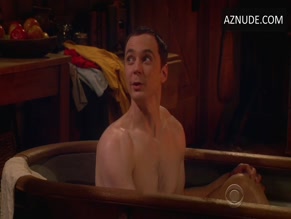 JIM PARSONS NUDE/SEXY SCENE IN THE BIG BANG THEORY