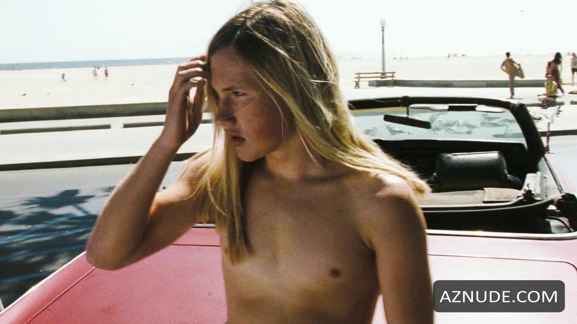 Lords of Dogtown nude photos