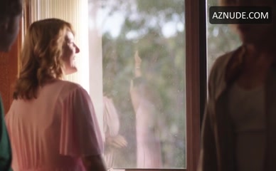 JONATHAN GAVIN NUDE/SEXY SCENE IN PUBERTY BLUES