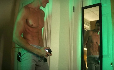 KARL GLUSMAN NUDE/SEXY SCENE IN PRETTY THING