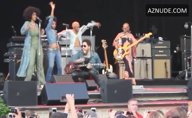 LENNY KRAVITZ in American Woman (Live At Grona Lund, Stockholm)