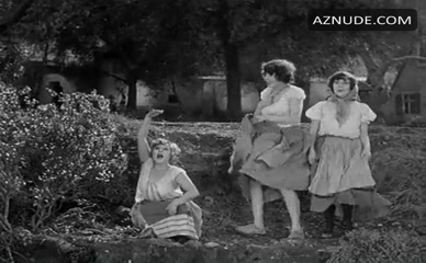 LEW AYRES,WILLIAM BAKEWELL,SLIM SUMMERVILLE NUDE/SEXY SCENE IN ALL QUIET ON THE WESTERN FRONT