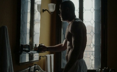 LIEV SCHREIBER NUDE/SEXY SCENE IN ACROSS THE RIVER AND INTO THE TREES