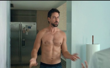 LINCOLN YOUNES NUDE/SEXY SCENE IN THE SEASON