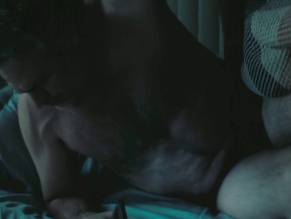 MARK RUFFALO NUDE/SEXY SCENE IN CRIME 101