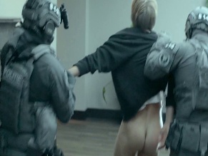 MATTHIJS VAN DE SANDE BAKHUYZEN NUDE/SEXY SCENE IN THE PERFECT LIE