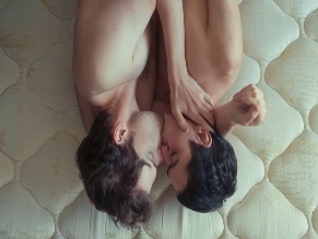 MAX SUEN,MARTIN SHANLY NUDE/SEXY SCENE IN A FEW FEET AWAY