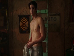 MILO MANHEIM NUDE/SEXY SCENE IN SCHOOL SPIRITS