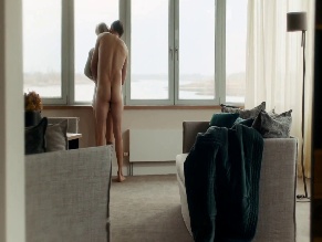 MORITZ VIERBOOM NUDE/SEXY SCENE IN NORD BEI NORDWEST: BEI EINBRUCH MORD