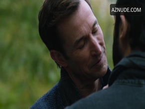NOAH WYLE in THE RED LINE(2019-)